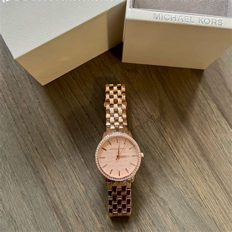 michael kors mk3156|Women's Michael Kors Argyle Logo Rose Gold Steel Watch .